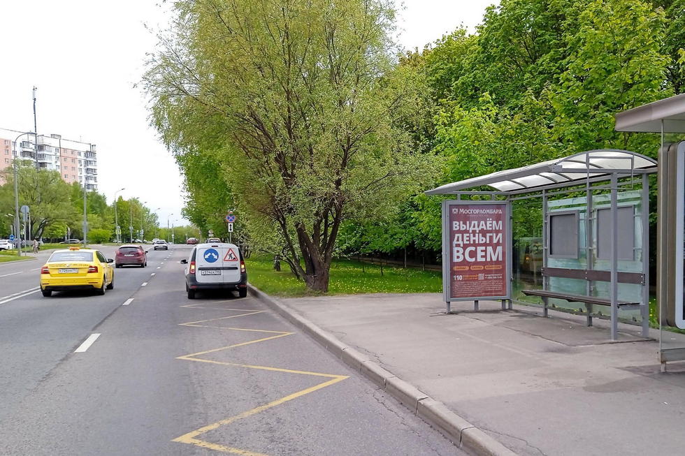 Фотография рекламного носителя, тип: Остановка 1.8x1.2, адрес: Светлогорский пр-зд., д.49, корп.1, поз 2, Москва, Россия. Сторона А №1023030