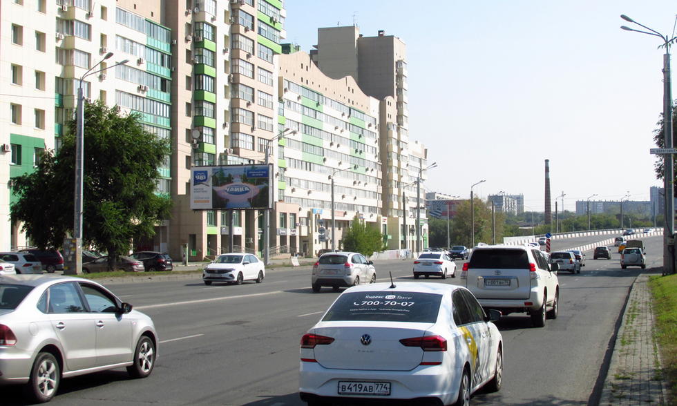 Фотография рекламного носителя, тип: Билборд 3x6, адрес: Братьев Кашириных ул., д.12, Челябинск, Челябинская область, Россия. Сторона В №553175