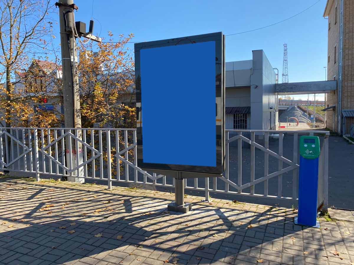 Фотография рекламного носителя, тип: Ситиформат 1.8x1.2, адрес: Звенигород ст., платформа №1, выход в город, середина платформы, Московская область, Россия. Сторона А №941686