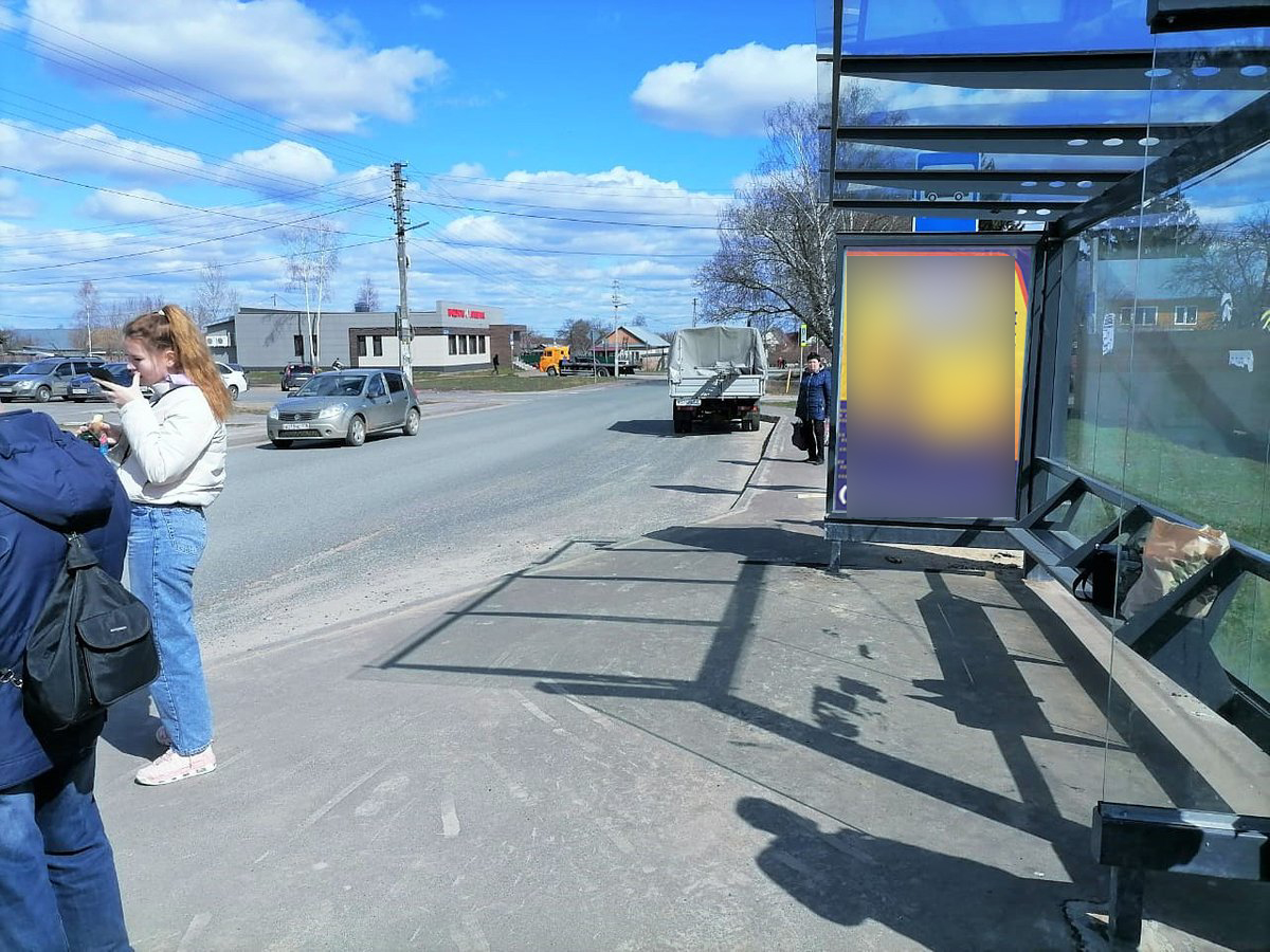 Фотография рекламного носителя, тип: Остановка 1.8x1.2, адрес: Литвинова ул. Х Кутузова ул., д.87, Казань, Республика Татарстан, Россия. Сторона А №1006989