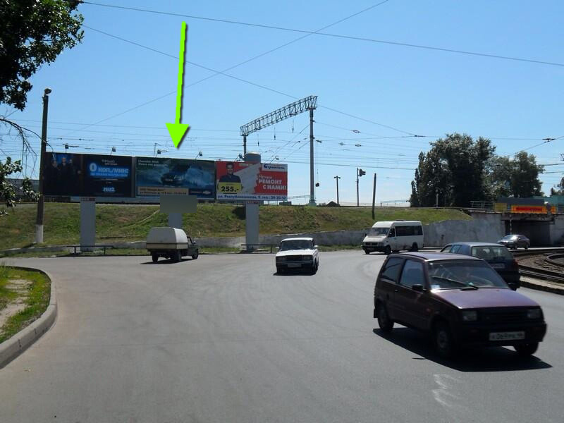 Фотография рекламного носителя, тип: Билборд 3x6, адрес: Маяковского ул., д.1, у поворота под ж/д мост, поз.1, Курск, Курская область, Россия. Сторона А2 №588103