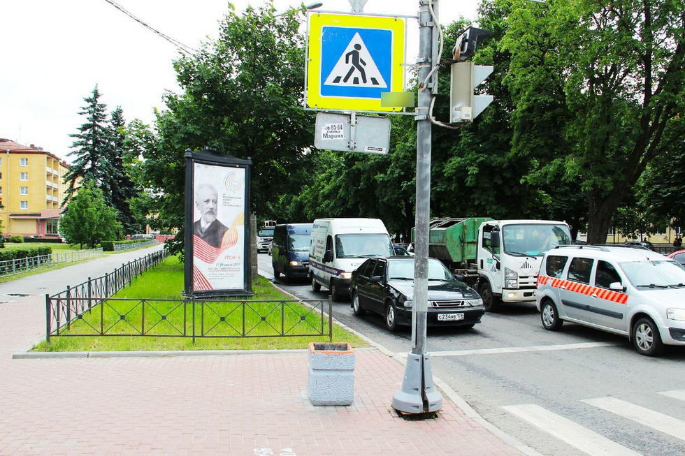 Фотография рекламного носителя, тип: Пиллар 3x1.4, адрес: Шаумяна пр-т. X Заневский пр-т., д.35, Санкт-Петербург, Россия. Сторона Б №635715