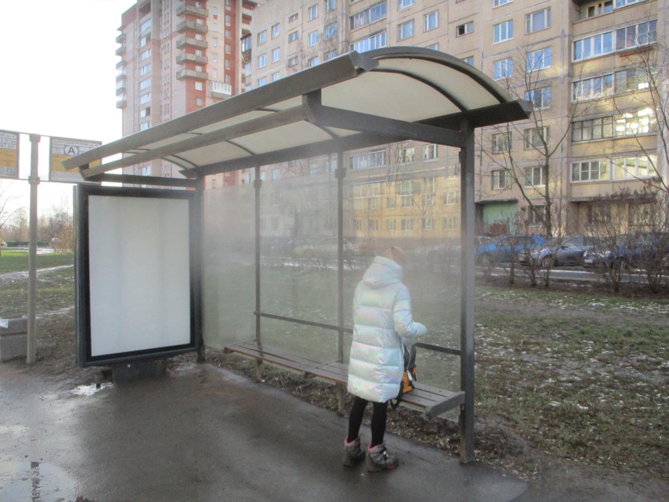 Фотография рекламного носителя, тип: Остановка 1.8x1.2, адрес: Шлиссельбургский пр-т., д.47, корп.1, Санкт-Петербург, Россия. Сторона А №811627