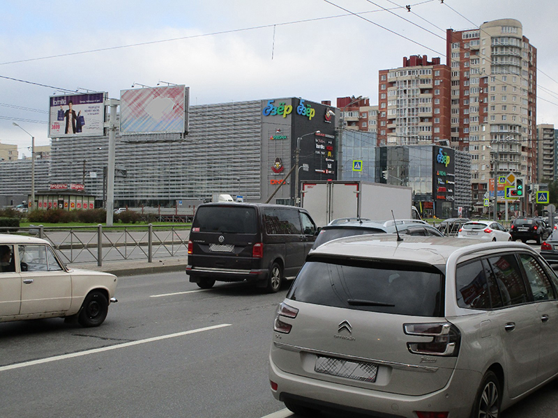 Фотография рекламного носителя, тип: Билборд 3x6, адрес: Комендантский пр-т., д.30, корп.1, Санкт-Петербург, Россия. Сторона В2 №641962