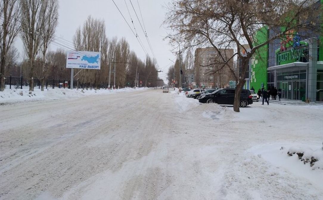 Фотография рекламного носителя, тип: Билборд 3x6, адрес: Героев пр-т., ТЦ Грин Хаус, Балаково, Саратовская область, Россия. Сторона Б1-Б3 №870468
