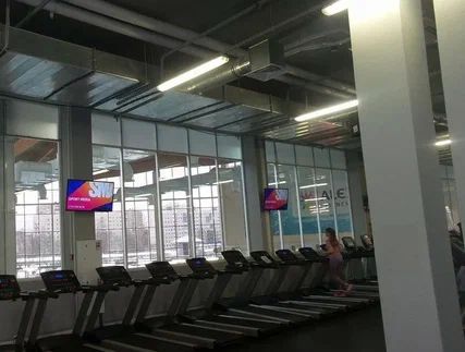 Фотография рекламного носителя, тип: Видеоэкран, адрес: Фитнес-центр «ALEX fitness Кудрово», Кудрово г., Ленинградская ул., д.5, Ленинградская область, Россия. Сторона/вариант 6 №981235