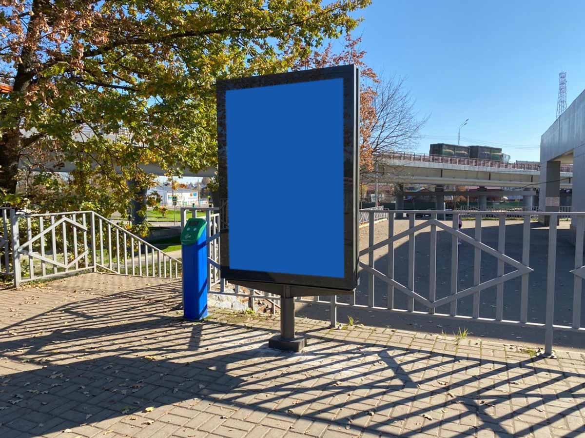 Фотография рекламного носителя, тип: Ситиформат 1.8x1.2, адрес: Звенигород ст., платформа №1, выход в город, левая часть платформы, Московская область, Россия. Сторона А №941685