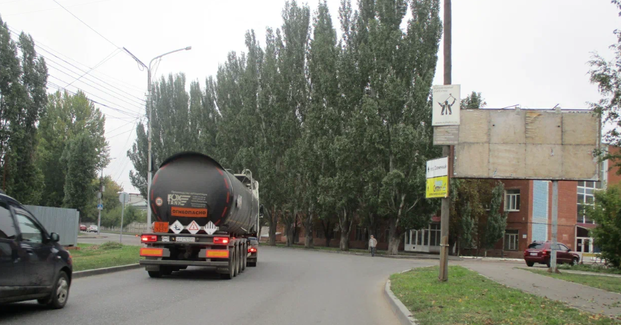 Фотография рекламного носителя, тип: Билборд 3x6, адрес: Жуковского ул. Х Планерная ул., Саратов, Саратовская область, Россия. Сторона А №700197