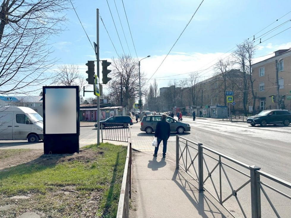 Фотография рекламного носителя, тип: Ситиформат 1.8x1.2, адрес: Водная ул. Х Дзержинского ул., Калининград, Калининградская область, Россия. Сторона Б1-Б5 №1030013