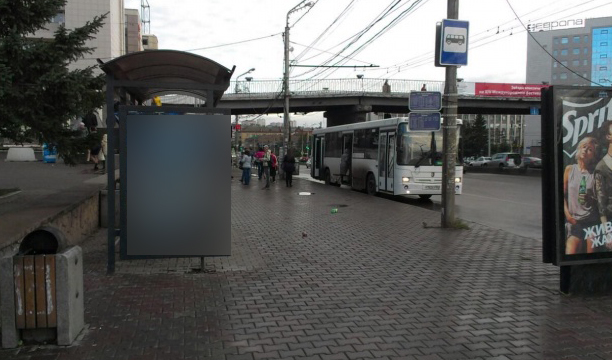 Фотография рекламного носителя, тип: Остановка 1.8x1.2, адрес: Вейнбаума ул., ост. Театр оперы и балета, Красноярск, Красноярский край, Россия. Сторона Б №593645