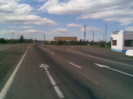 Фотография рекламного носителя, тип: Билборд 3x6, адрес: Кольцевая развязка, Абакан, Республика Хакасия, Россия. Сторона A №425643