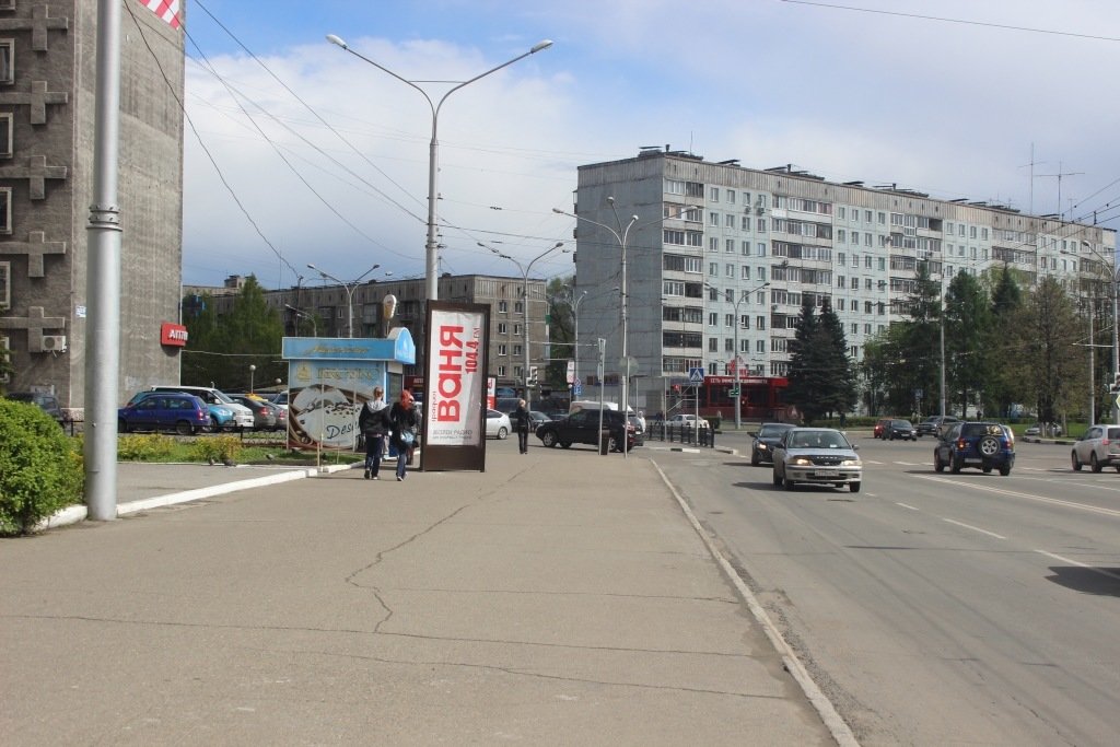 Фотография рекламного носителя, тип: Пиллар 3x1.4, адрес: Кирова ул., д.73, поз.1, Новокузнецк, Кемеровская область, Россия. Сторона В №671923