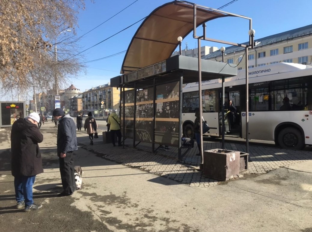 Фотография рекламного носителя, тип: Остановка 1.8x1.2, адрес: Космонавтов пр-т., ост.ДК Лаврова, Екатеринбург, Свердловская область, Россия. Сторона В №1094827