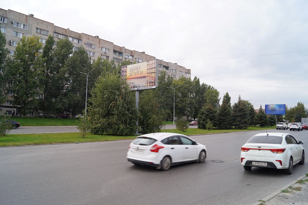 Фотография рекламного носителя, тип: Билборд 3x6, адрес: Хиросимы ул. Х Рокосовского ул., 105м от пересечения, Волгоград, Волгоградская область, Россия. Сторона А2 №1066170