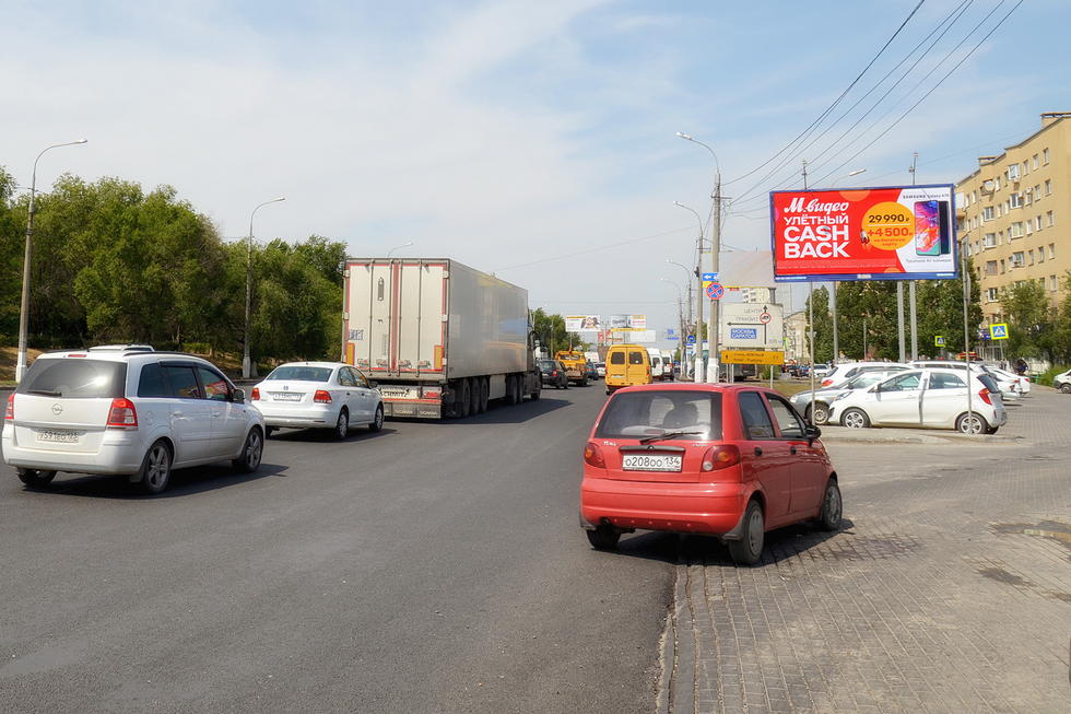 Фотография рекламного носителя, тип: Билборд 3x6, адрес: Университетский пр-т. Х Чебышева ул., Волгоград, Волгоградская область, Россия. Сторона А №337472