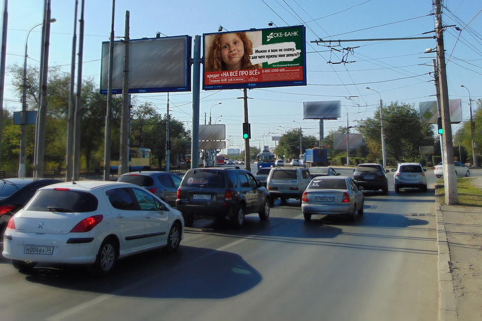 Фотография рекламного носителя, тип: Билборд 3x6, адрес: Ленина пр-т. Х Возрождения пл., Волгоград, Волгоградская область, Россия. Сторона А3 №337723