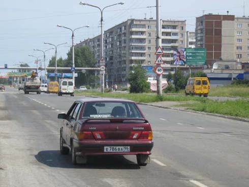Фотография рекламного носителя, тип: Билборд 3x6, адрес: Октябрьский пр-т., ТЦ Семейный, Нижний Тагил, Свердловская область, Россия. Сторона A №484377
