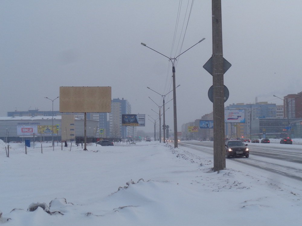 Фотография рекламного носителя, тип: Билборд 3x6, адрес: Октябрьский пр-т., д.2, поз.1, Череповец, Вологодская область, Россия. Сторона В №462773