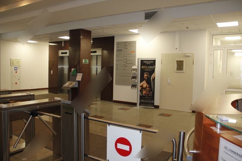 Фотография рекламного носителя, тип: Диспенсер листовок, адрес: Бизнес-центр «На Ордынке», Большая Ордынка ул., д.44/4, Москва, Россия. Сторона/вариант A №791823