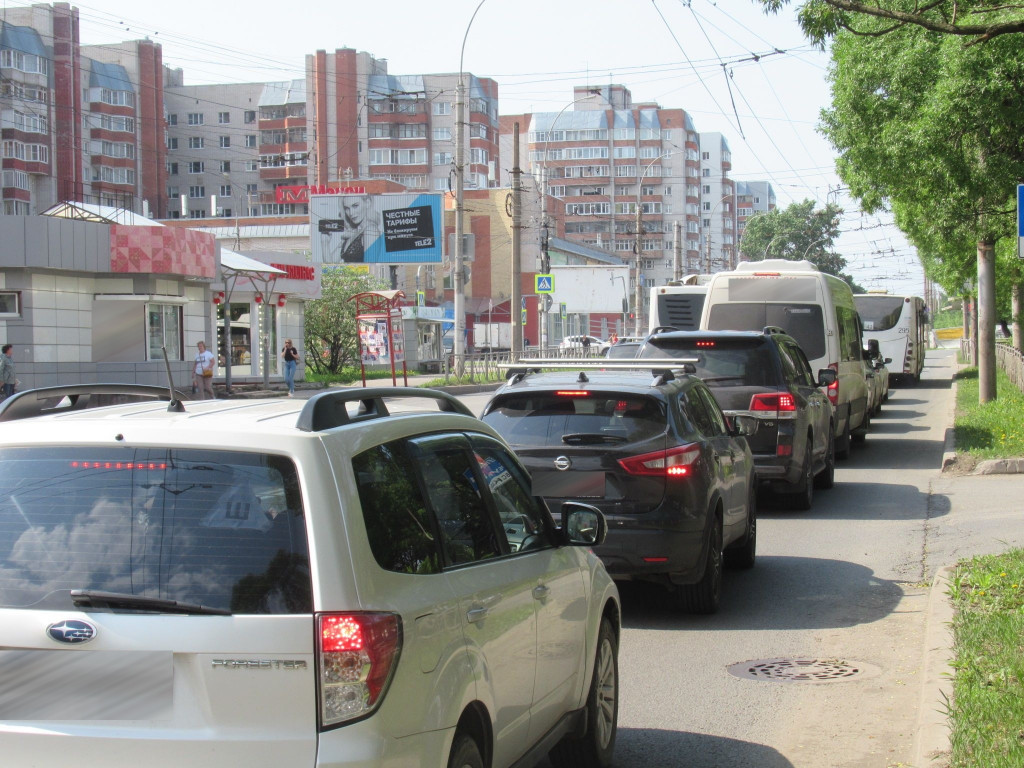 Фотография рекламного носителя, тип: Билборд 3x6, адрес: Ленинградская ул., д.95, Вологда, Вологодская область, Россия. Сторона Б1-Б2 №523717