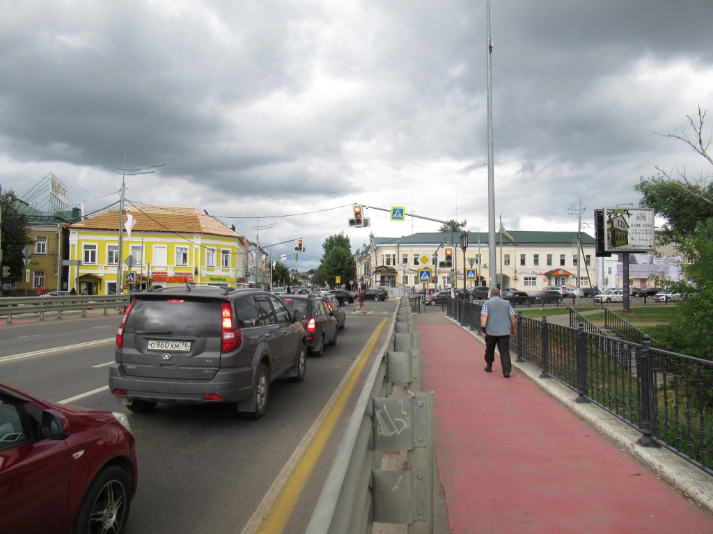 Фотография рекламного носителя, тип: Ситиборд 2.7x3.7, адрес: Ростовская ул., д.1, Переславль-Залесский, Ярославская область, Россия. Сторона A1-A3 №870225