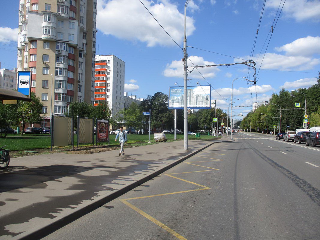 Фотография рекламного носителя, тип: Афиша 1.75x1.8, адрес: Коровинское ш., д.3, стенд 1, Москва, Россия. Сторона А1 №865257