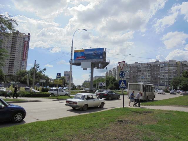 Фотография рекламного носителя, тип: Суперсайт 4x12, адрес: 40 Лет Победы ул. Х Российская ул., Краснодар, Краснодарский край, Россия. Сторона А №492657