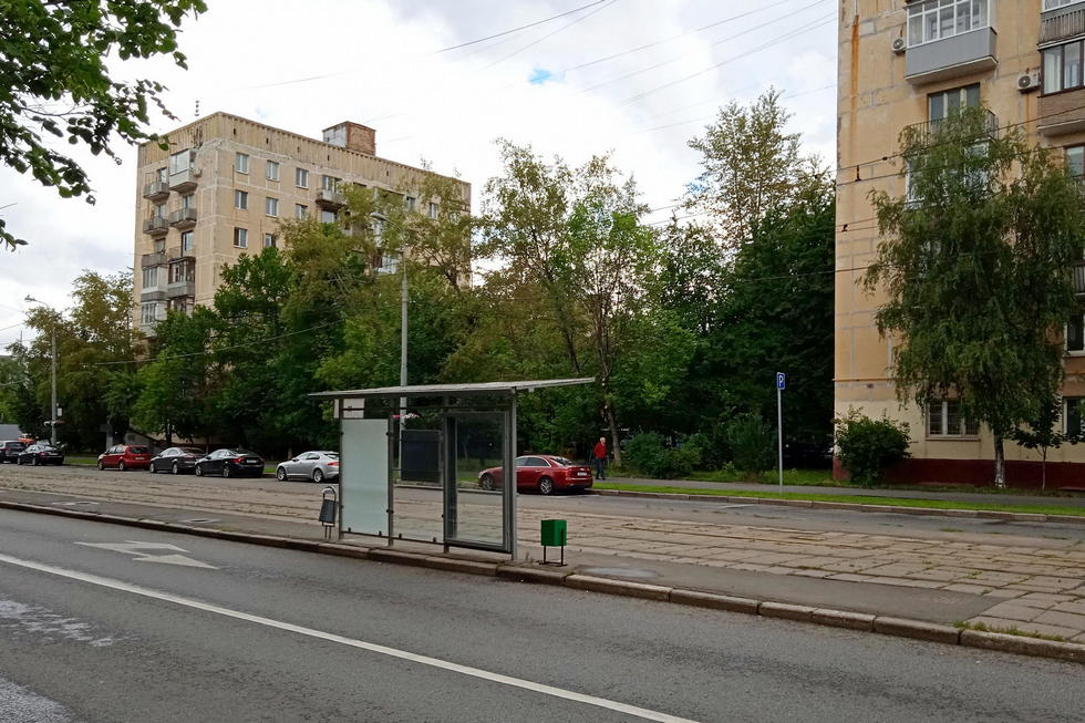Фотография рекламного носителя, тип: Остановка 1.8x1.2, адрес: Кржижановского ул. Х Ивана Бабушкина ул., д.18, корп.1, Москва, Россия. Сторона Б №1011943