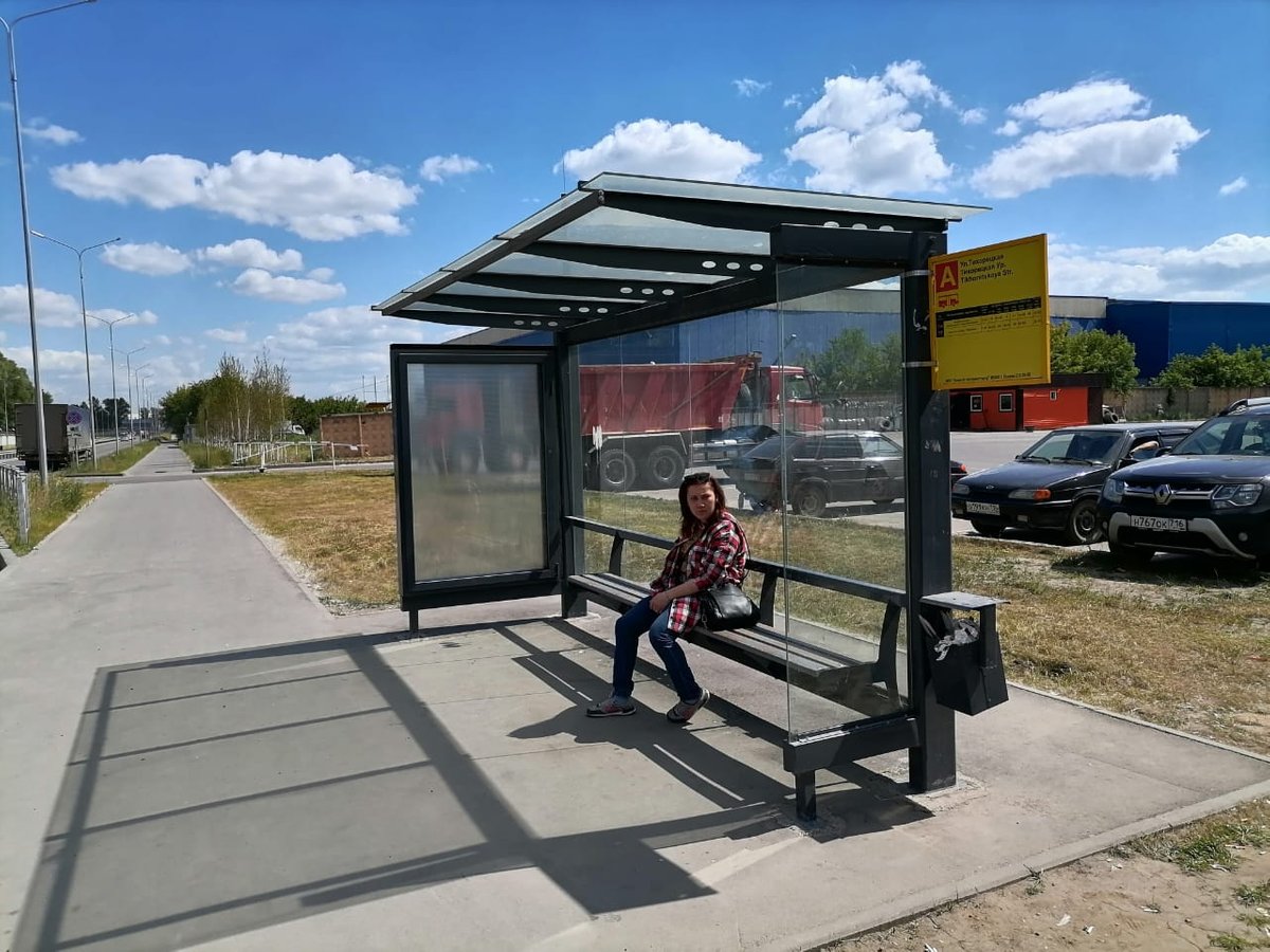 Фотография рекламного носителя, тип: Остановка 1.8x1.2, адрес: Тихорецкая ул., Х Магистральная ул., д.77, Казань, Республика Татарстан, Россия. Сторона А №1007046