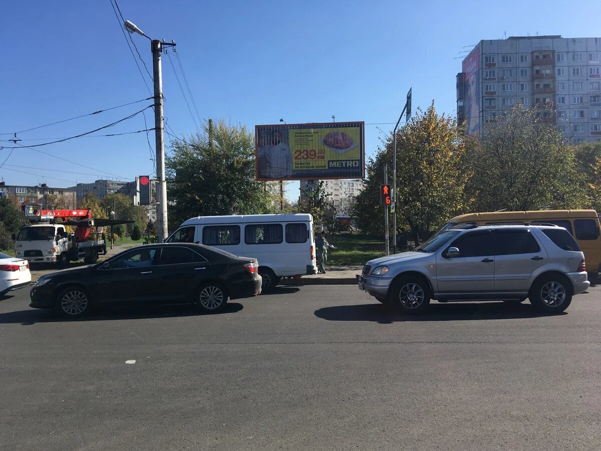 Фотография рекламного носителя, тип: Билборд 3x6, адрес: Астана Кесаева ул. Х Международная ул., Владикавказ, Республика Северная Осетия – Алания, Россия. Сторона А1-A3 №451597