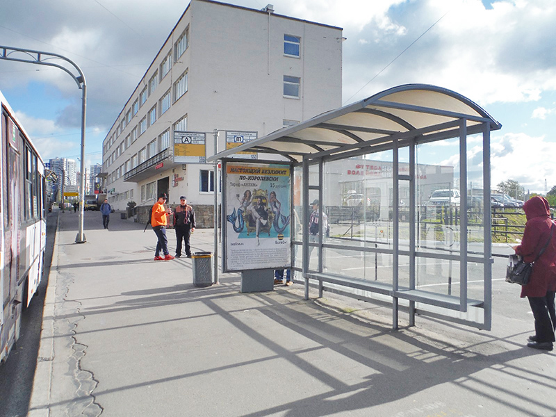 Фотография рекламного носителя, тип: Остановка 1.8x1.2, адрес: Кантемировская ул., д.39 Х Полюстровский пр-т., Санкт-Петербург, Россия. Сторона A №1094401