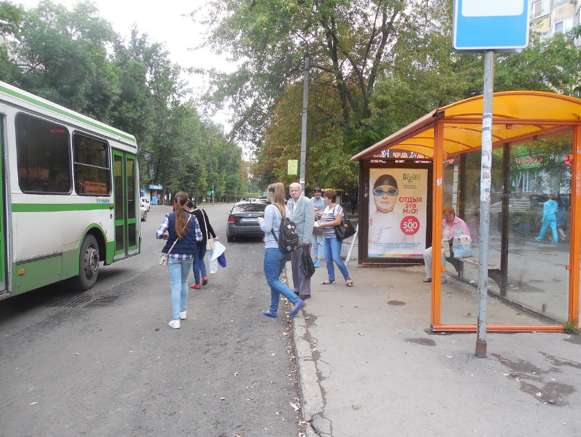 Фотография рекламного носителя, тип: Остановка 1.8x1.2, адрес: Зорге ул., ост. СовР "Магазин", поз.1, Ростов-на-Дону, Ростовская область, Россия. Сторона А1-А5 №622155