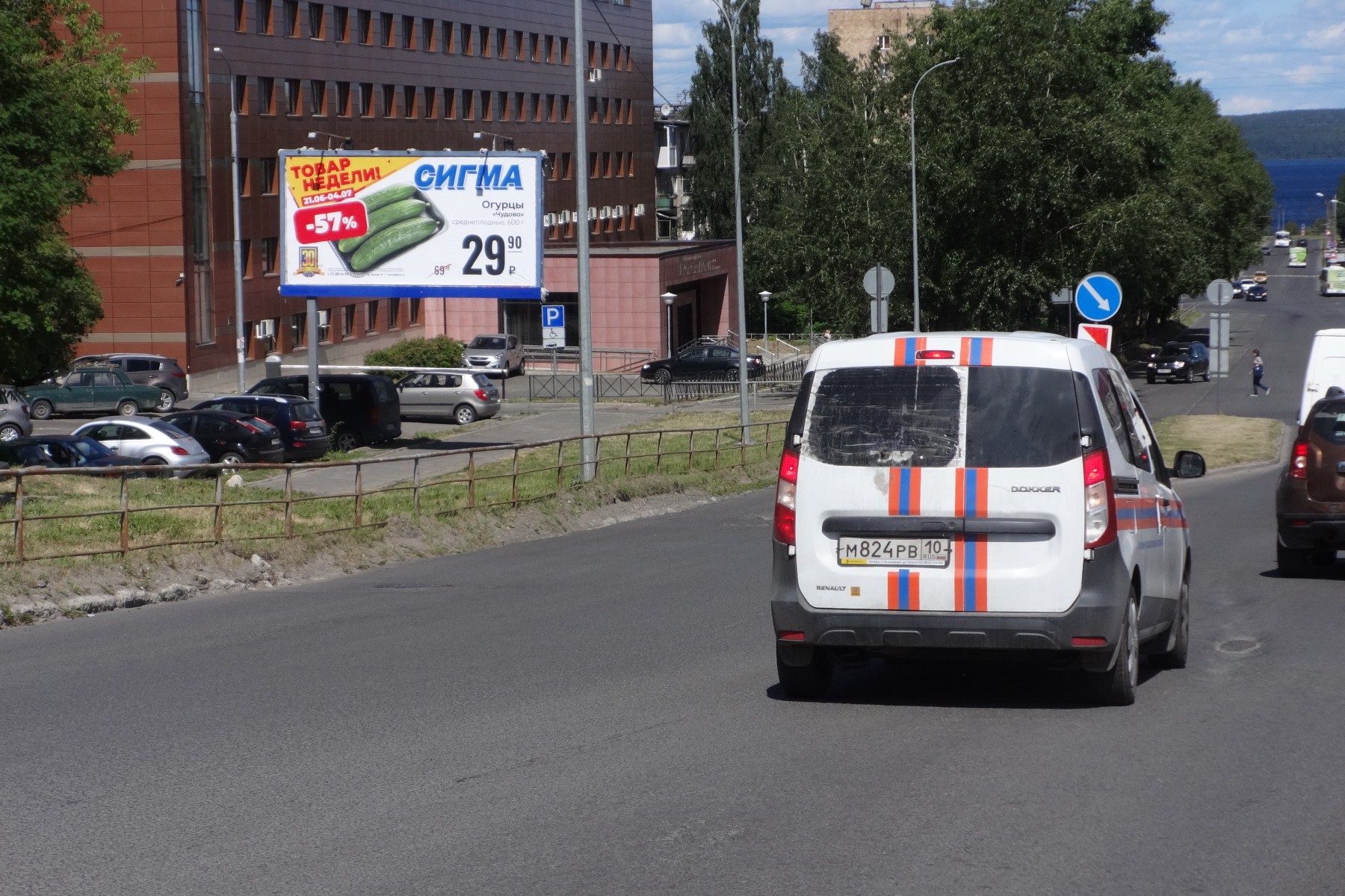Фотография рекламного носителя, тип: Билборд 3x6, адрес: Ленинградская ул., д.18, Петрозаводск, Республика Карелия, Россия. Сторона B №820824