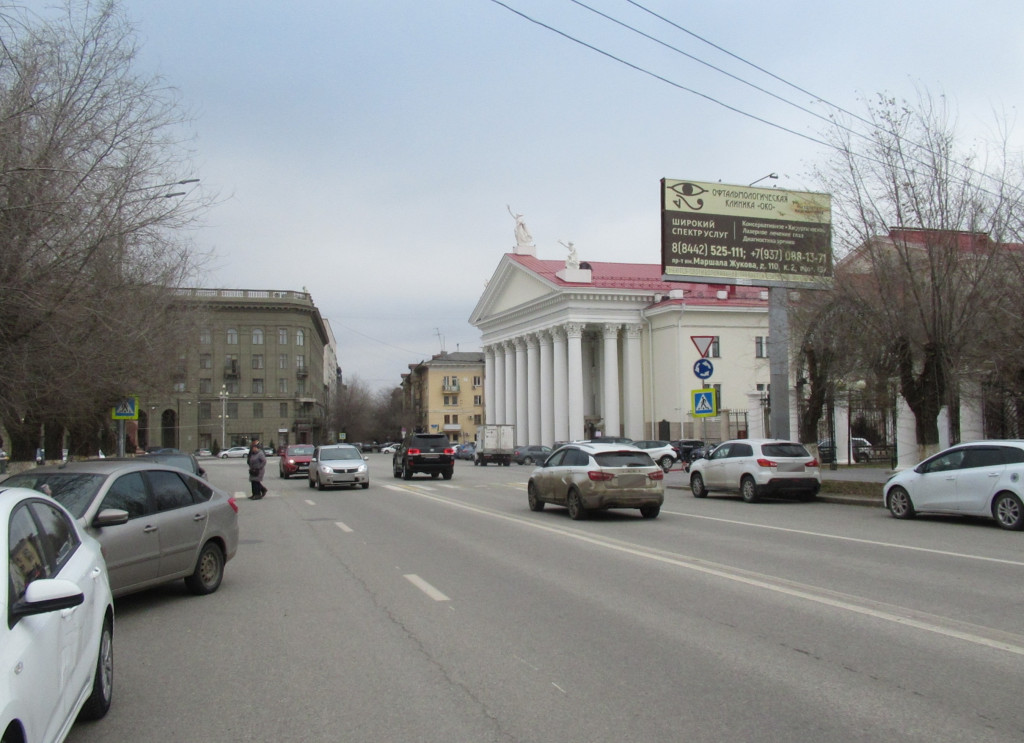 Фотография рекламного носителя, тип: Билборд 3x6, адрес: Володарского ул.,13, здание НЭТ, у входа на территорию Комсомольского сада, справа при движении к ул.Мира, Волгоград, Волгоградская область, Россия. Сторона A №1054536