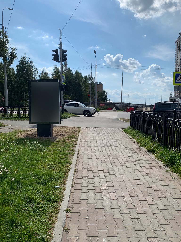 Фотография рекламного носителя, тип: Ситиформат 1.8x1.2, адрес: Мелик-Карамова ул. Х Геологическая ул., Сургут, Ханты-Мансийский автономный округ – Югра, Россия. Сторона Б №960307