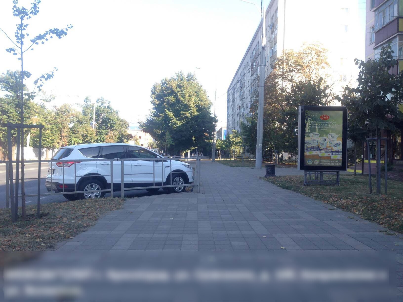 Фотография рекламного носителя, тип: Нестандартный ситиформат, адрес: Селезнева ул., д.100, Краснодар, Краснодарский край, Россия. Сторона А №583030