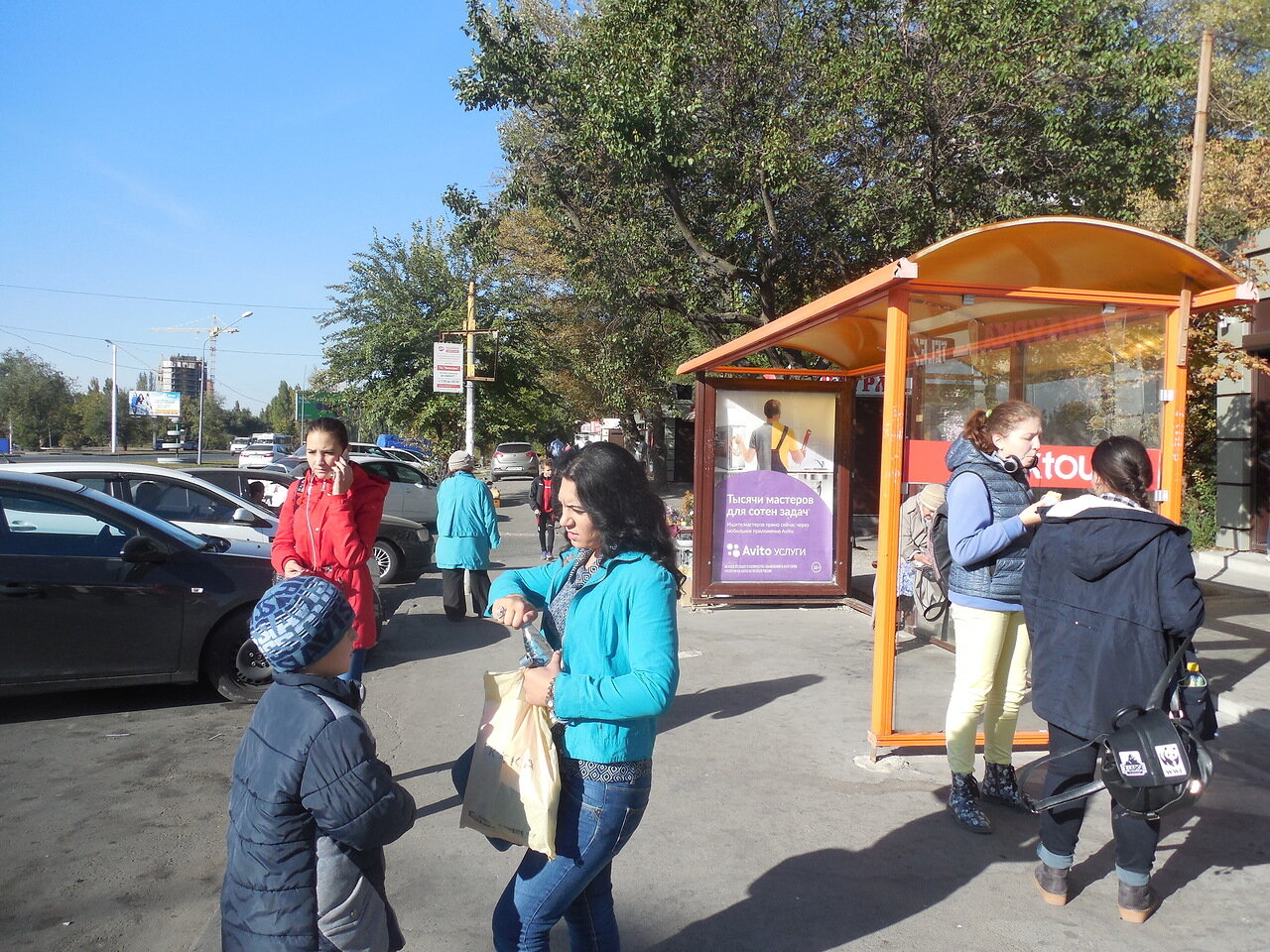 Фотография рекламного носителя, тип: Остановка 1.8x1.2, адрес: Зорге ул., ост. СовР "ул.Зорге/пр.Стачки", Ростов-на-Дону, Ростовская область, Россия. Сторона А1-А5 №831552