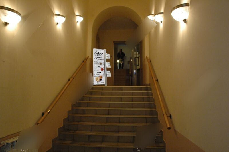 Фотография рекламного носителя, тип: Диспенсер листовок, адрес: Бизнес-центр «Славянский», Большая Московская ул., д.8/2, Санкт-Петербург, Россия. Сторона/вариант №657517