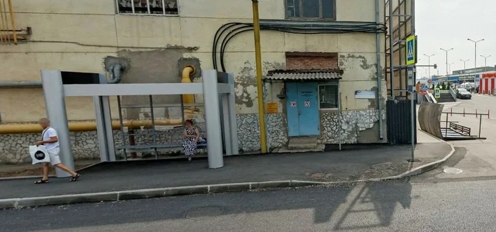 Фотография рекламного носителя, тип: Остановка 1.8x1.2, адрес: Шоссе Нефтяников ул., д.38/4, Краснодар, Краснодарский край, Россия. Сторона А3 №862933