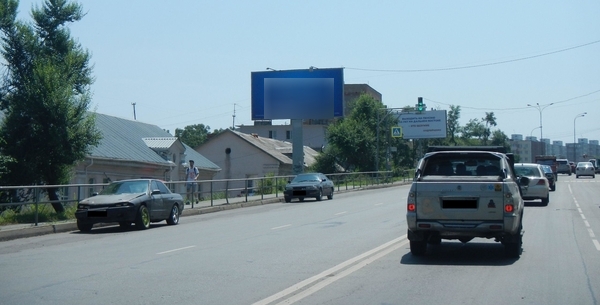Фотография рекламного носителя, тип: Билборд 3x6, адрес: Окатовая ул., д.15, Владивосток, Приморский край, Россия. Сторона Б №748014