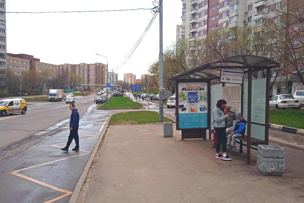 Фотография рекламного носителя, тип: Остановка 1.8x1.2, адрес: Кошкина ул., д.10, корп.1, поз.1, Москва, Россия. Сторона А №927974