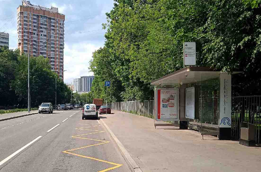 Фотография рекламного носителя, тип: Остановка 1.8x1.2, адрес: Семёнова-Тян-Шанского ул., ост. Ул. Семёнова-Тян-Шанского, Москва, Россия. Сторона А №1066902