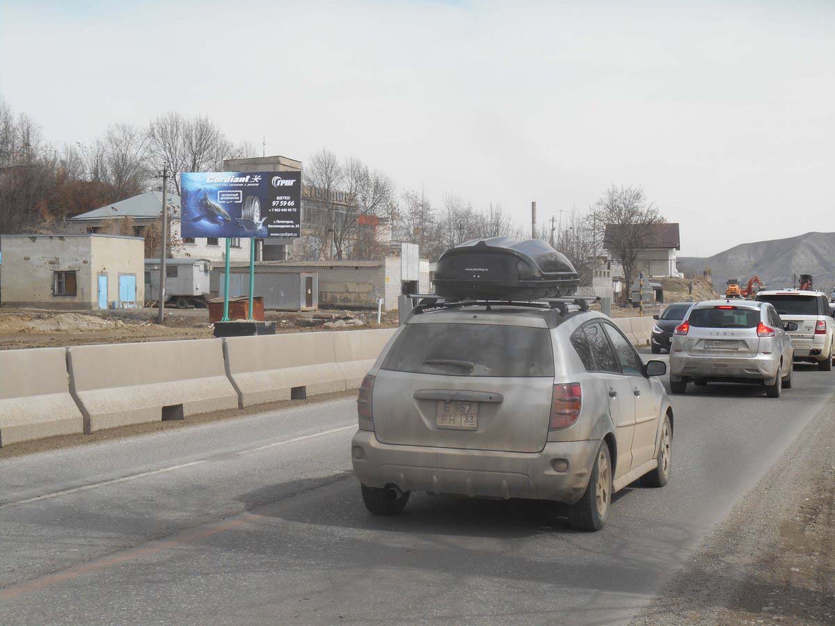 Фотография рекламного носителя, тип: Билборд 3x6, адрес: ФАД А-157 Мин-Воды-Кисловодск а/д., 42 800м, Кисловодск, Ставропольский край, Россия. Сторона B №947717
