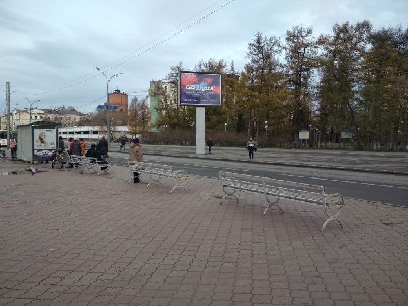 Фотография рекламного носителя, тип: Ситиборд 2.7x3.7, адрес: Ленина ул., Арбитражный суд, поз.2, Тюмень, Тюменская область, Россия. Сторона Б1-Б5 №798916