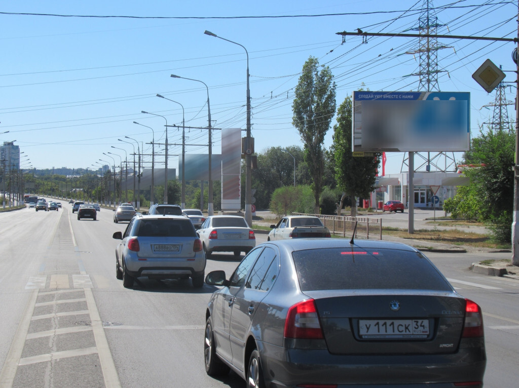 Фотография рекламного носителя, тип: Билборд 3x6, адрес: Н. Отрады ул., АЗС Лукойл, Волгоград, Волгоградская область, Россия. Сторона А №599401