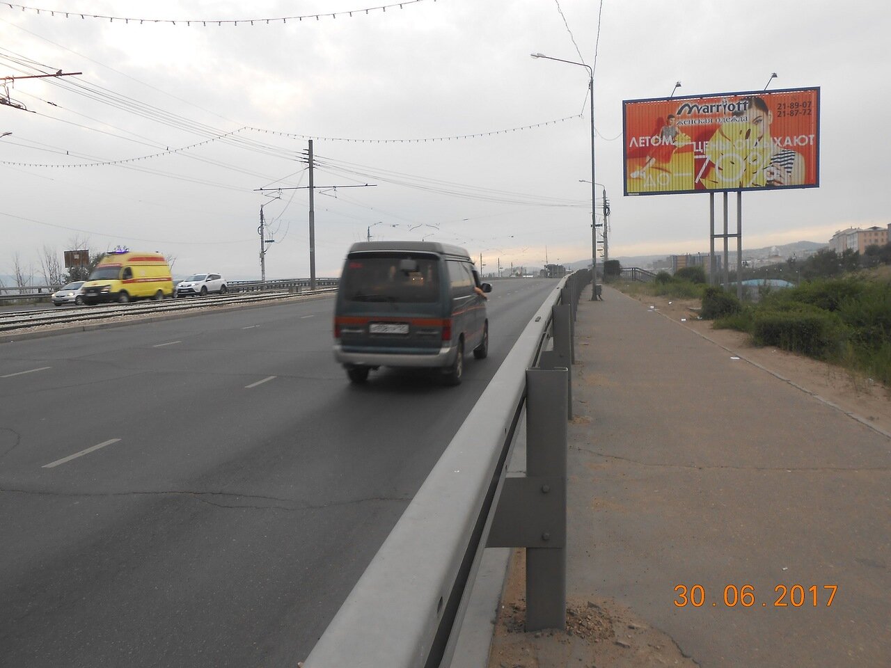 Фотография рекламного носителя, тип: Билборд 3x6, адрес: Бабушкина ул., въезд на Удинский мост, поз.3, Улан-Удэ, Республика Бурятия, Россия. Сторона А1-А3 №697087