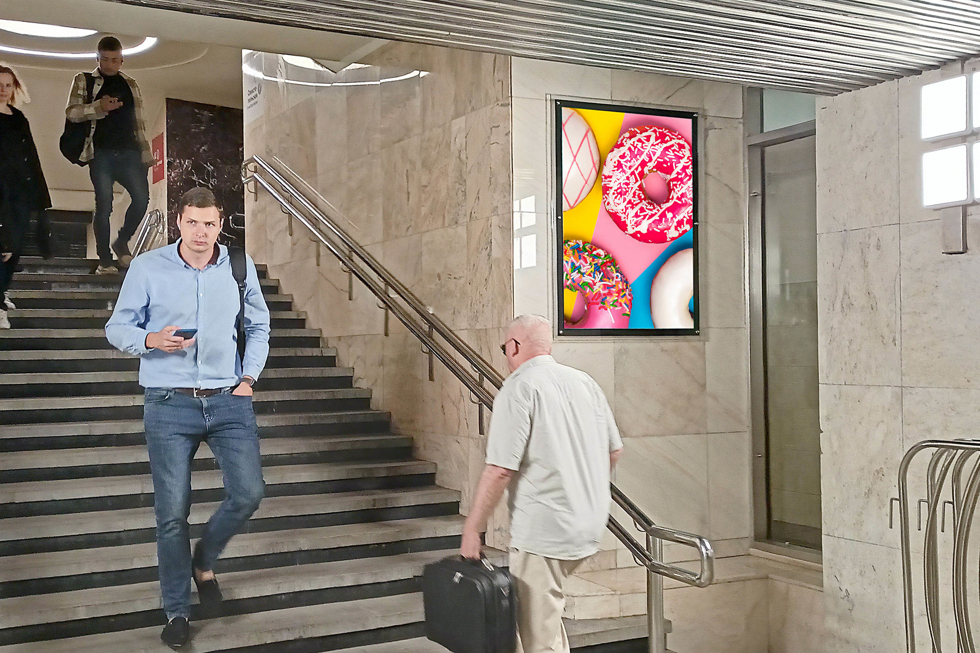 Фотография рекламного носителя, тип: Кристалайт, адрес: Станция метро «Севастопольская», линия Серпуховско-Тимирязевская, Москва, Россия. Сторона/вариант №1001960