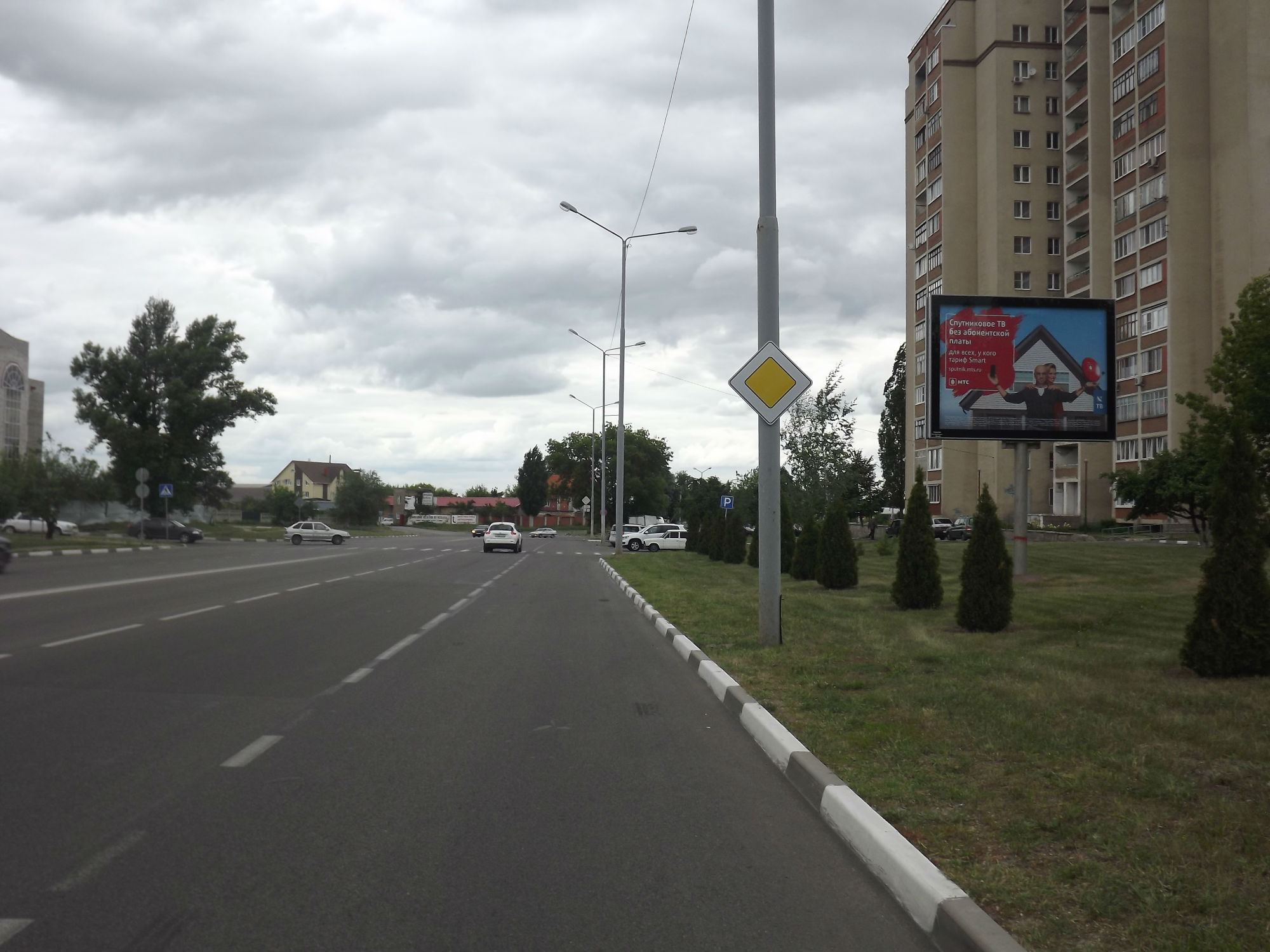 Фотография рекламного носителя, тип: Ситиборд 2.7x3.7, адрес: Шухова ул., д.40, Старый Оскол, Белгородская область, Россия. Сторона A №566916