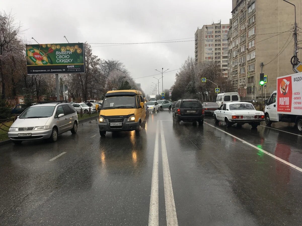 Фотография рекламного носителя, тип: Билборд 3x6, адрес: Иристонская ул. Х Мичурина ул., Владикавказ, Республика Северная Осетия – Алания, Россия. Сторона Б №769150