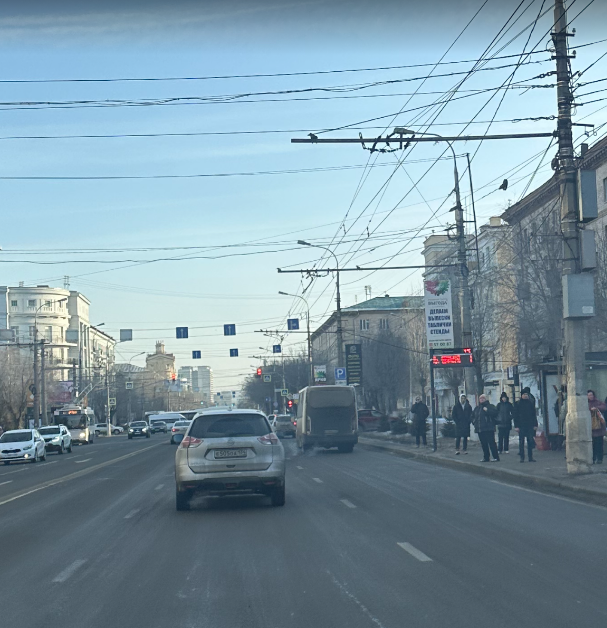 Фотография рекламного носителя, тип: Панель-кронштейн, адрес: Рабоче-Крестьянская ул., Советская пл., поз.2, Волгоград, Волгоградская область, Россия. Сторона А №1097016